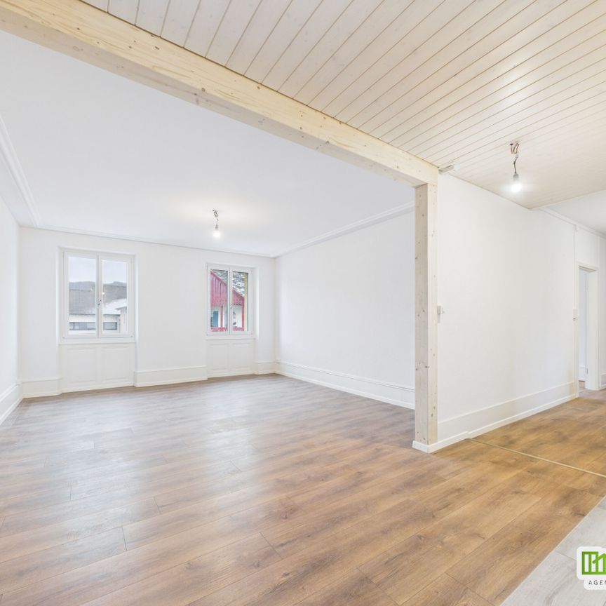 Beautiful 3.5 pcs duplex apartment in the heart of Delémont with loggia - Photo 1