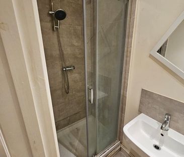 Room in a Shared House, Cintra Close, RG2 - Photo 4
