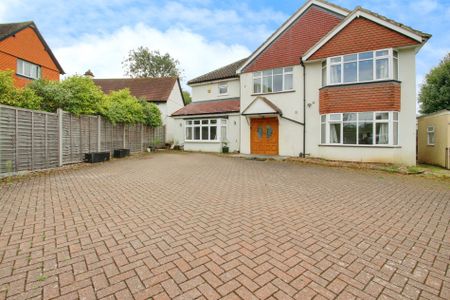 5 bed detached house to rent in Harefield Road, Uxbridge, UB8 - Photo 5