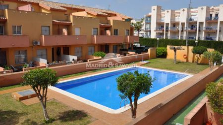 Beautiful 3 bedroom house in Aguamarina available for rent! - Photo 2