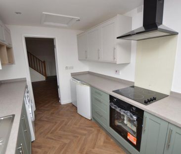 3 bedroom terraced house to rent - Photo 4