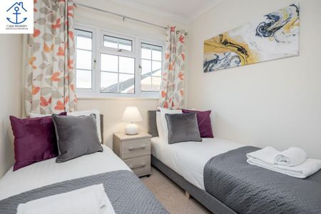 3 bedroom semi-detached house to rent - Photo 2