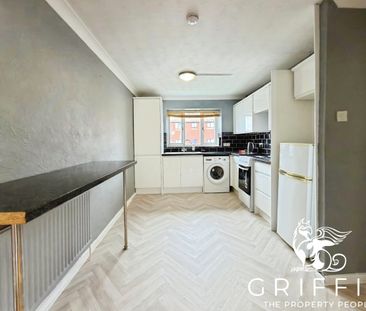 Meresmans, Teviot Avenue, Aveley, RM15 - Photo 3