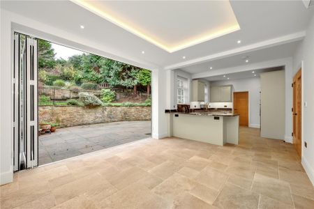 4 bedroom detached house to rent - Photo 5