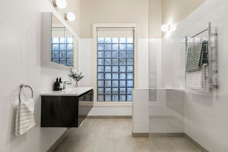 17 Leslie Street, Hawthorn VIC 3122 - House For Rent | Domain - Photo 2