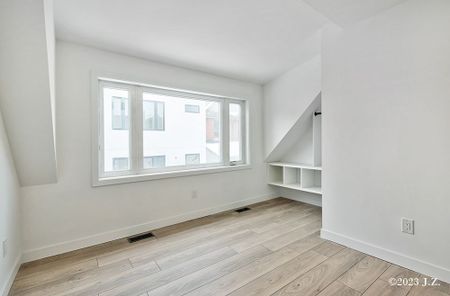For Lease - 48 Lanark Avenue Unit# B, Toronto, Ontario - Photo 4