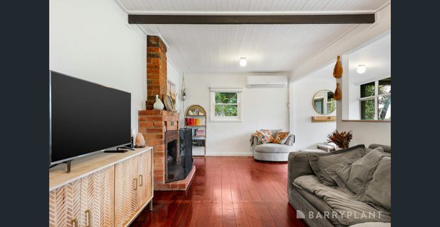 Private Hillside Retreat with Separate Studio - Photo 1