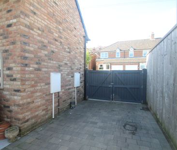 3 bedroom semi-detached house to rent - Photo 3
