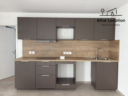 Location Appartement 4 pièces 87m² EVIAN LES BAINS 74500 - Photo 5