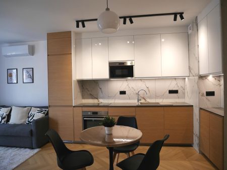 Nowe mieszkanie 2 pokojowe z garażem i klimatyzacją w ścisłym Centrum - Photo 3