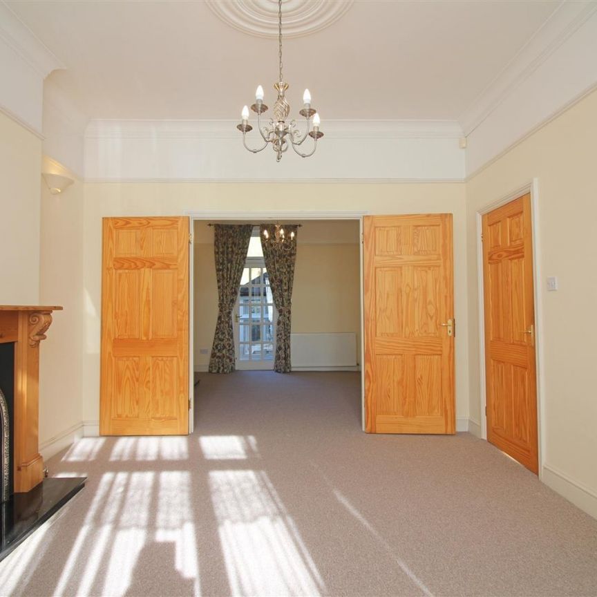 5 Bedroom House To Let - Photo 1