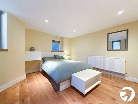 2 bedroom maisonette to rent - Photo 4