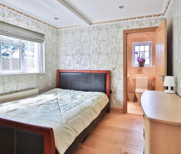 4 bedroom detached house to rent - Photo 5