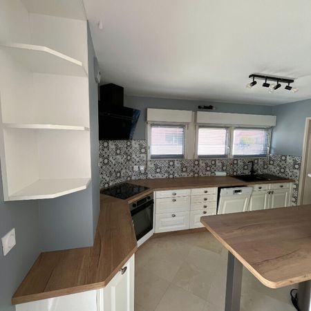 Location Appartement 4 pièces 83m² - Photo 3