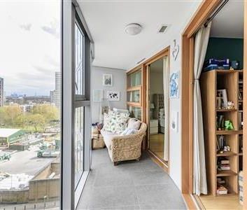 Lombard Road, SW11 - Photo 6