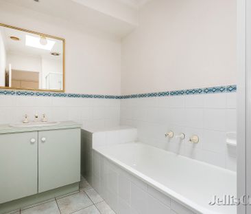 1/8 Rosella Street, Murrumbeena - Photo 2