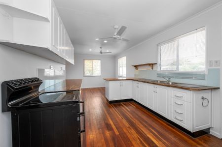 Four Bedroom Home with Pool - Photo 5