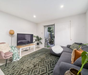 Town house - Dakabin (New) Unit 88 - Photo 4