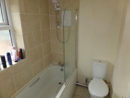 4 bedroom house share to rent - Photo 3