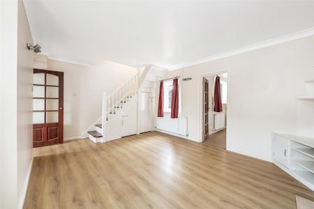 3 bedroom semi-detached house to rent - Photo 4