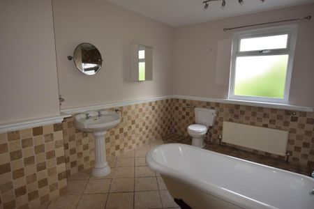 3 bedroom terraced house to rent - Photo 2