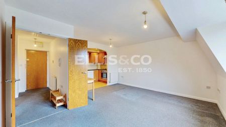 William Perkin Court, UB6, Greenford - Photo 2