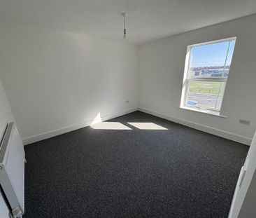 2 bedroom end of terrace house to rent - Photo 6