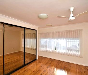 ENVIABLE LOCATION WITH WATERVIEWS! - Photo 5