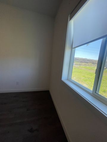 For Lease - 400 Alberta Street, Welland, Ontario - Photo 5