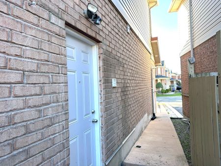 For Lease - 72 Four Seasons Circle Unit# BASEMENT, Brampton, Ontario - Photo 3