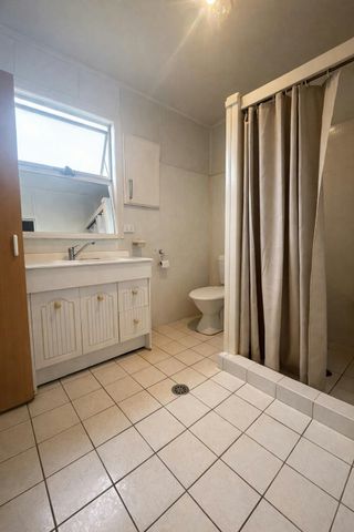 Spacious 2 Bedroom Unit - Photo 5