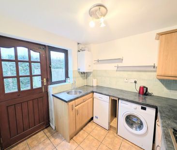 3 bedroom semi-detached house to rent - Photo 6