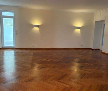 Wunderschöne, großzügig geschnittene 4-Zimmer-Wohnung mit Sonnenbal... - Photo 5