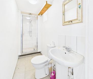 3 bedroom apartment to rent - Photo 3
