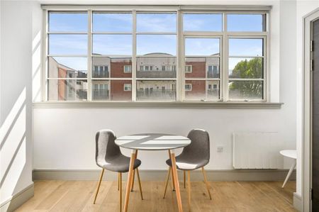 Studio to rent - Photo 2
