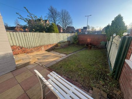 3 bedroom terraced house to rent - Photo 5