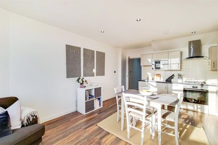 Balham High Road, Balham, SW12 - Photo 5