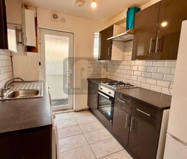 3 bedroom flat to rent - Photo 1