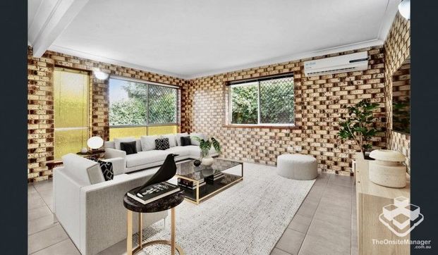 Modern Family Living in a Prime Ormiston Location - Photo 1