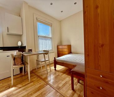 Studio to rent - Photo 1