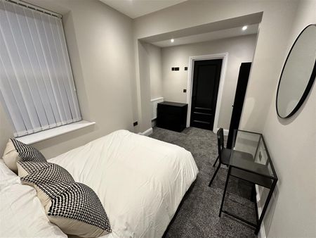Milton Road, Birkenhead - Photo 5