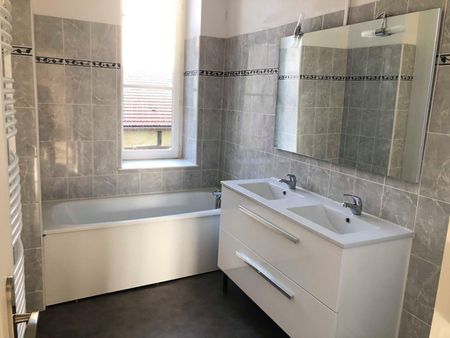 T4 avec 2 chambres - refait à neuf - Photo 3