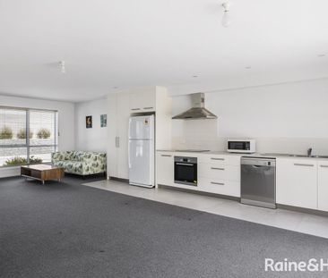 "2 Storey Townhouse Within Walking Distance To The Centre of Kingst... - Photo 5