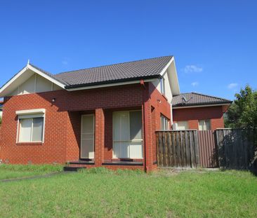 1/17 Golf Links Avenue, Oakleigh VIC 3166 - House For Rent | Domain - Photo 4