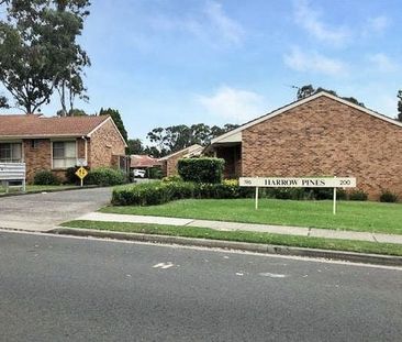 Spacious Three Bedroom Townhouse With Air Conditioning - Photo 5