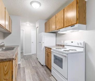 - 1 Bedroom at Lakewood Manor - Photo 6