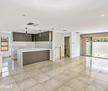 The Epitome of Beachside Living - Photo 2