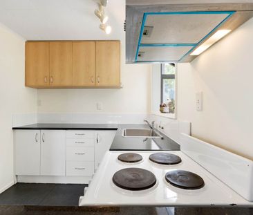 Pretty as a Picture - Excellent Location - Photo 4