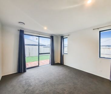 16 Tara Crescent, Ravenswood 7691 - Photo 2