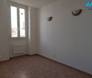 Location Appartement 2 pièces 34m² MARSEILLE 3ème - Photo 5
